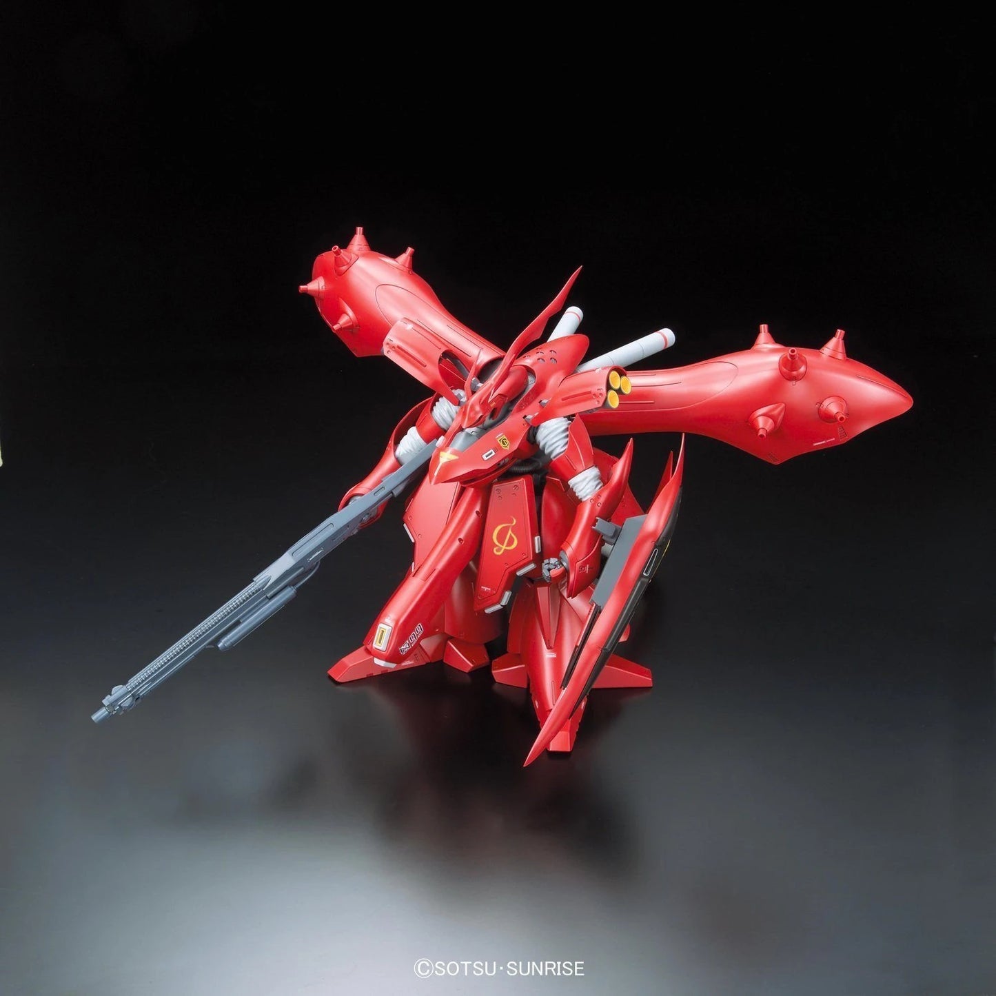RE/100 Nightingale Gundam model kit 3/4 view