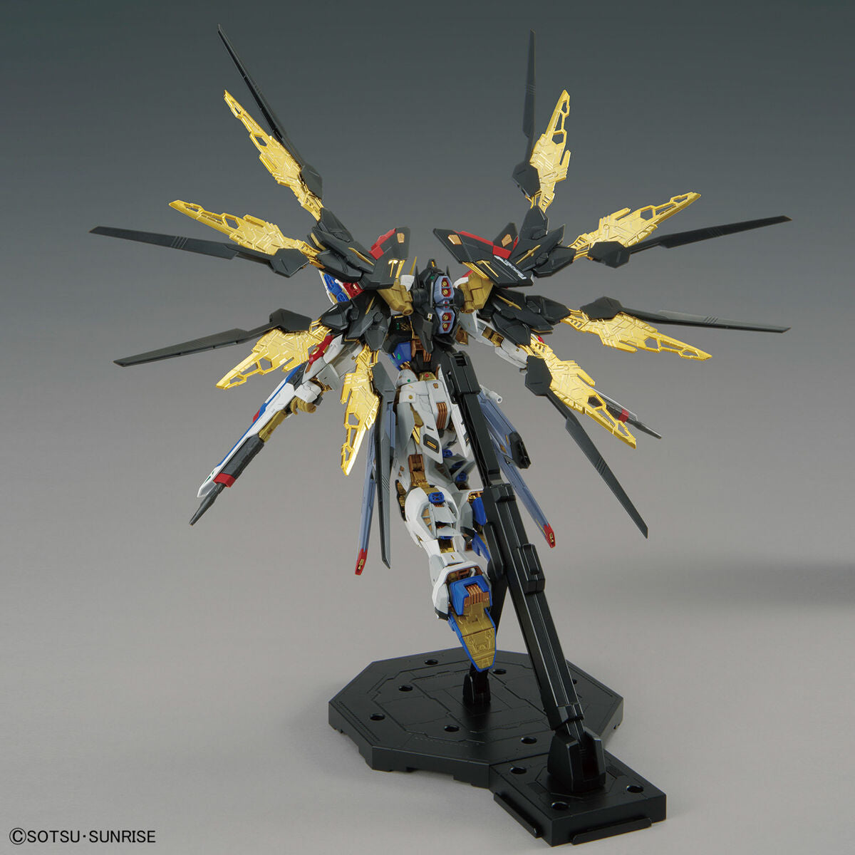 MGEX Strike Freedom assembled model kit rear view of the empty wings