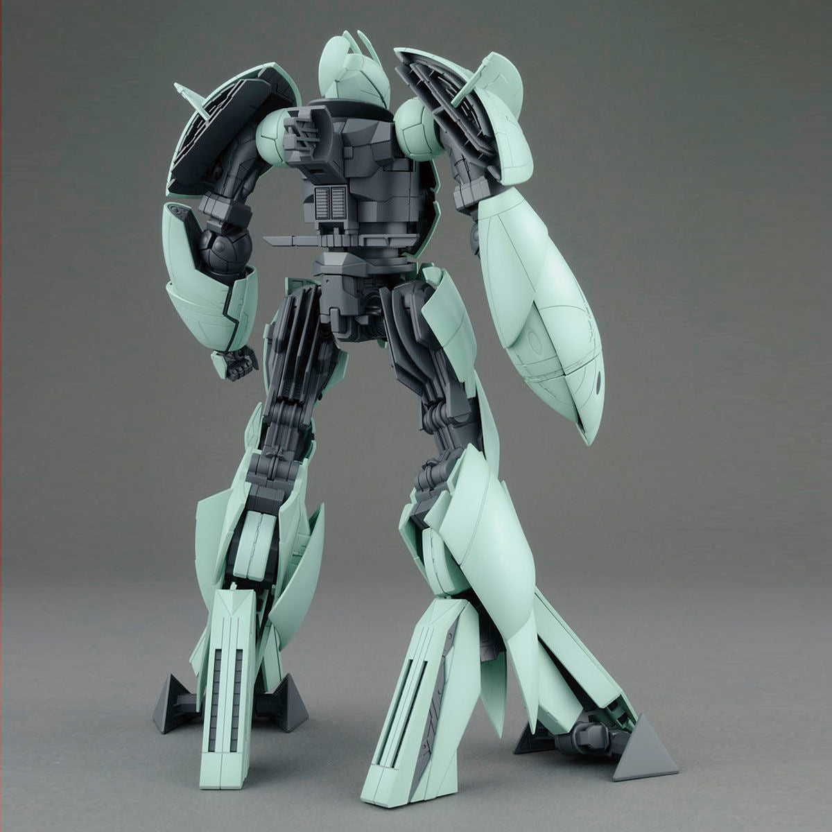 MG Turn X assembled model kit rear view with no backpack
