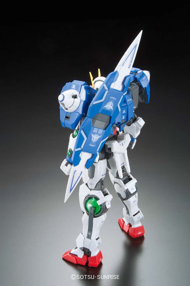 RG 00 Gundam model kit with its GN shields joined together