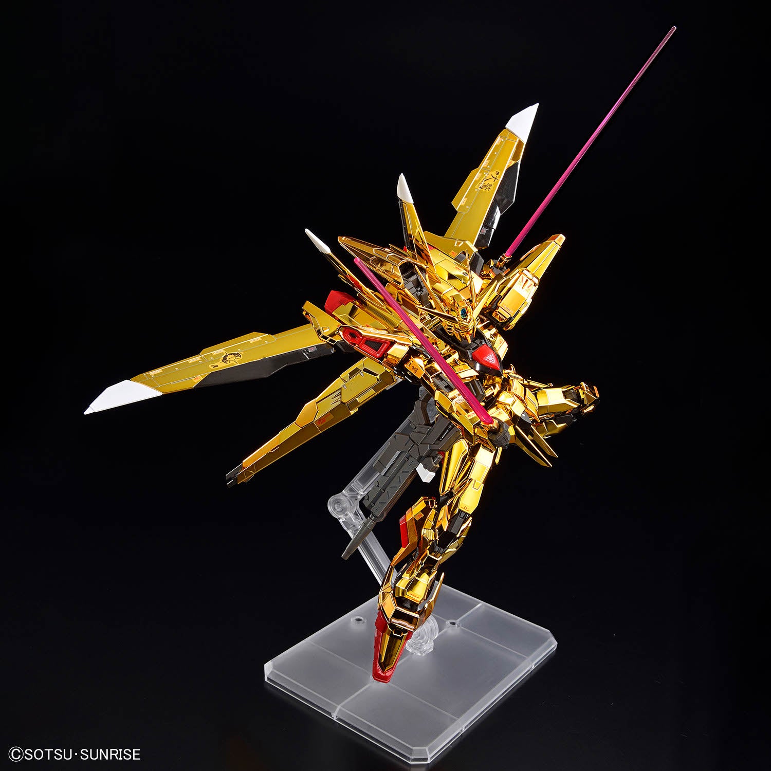 RG Akatsuki Gundam assembled model kit holding its beam sabers