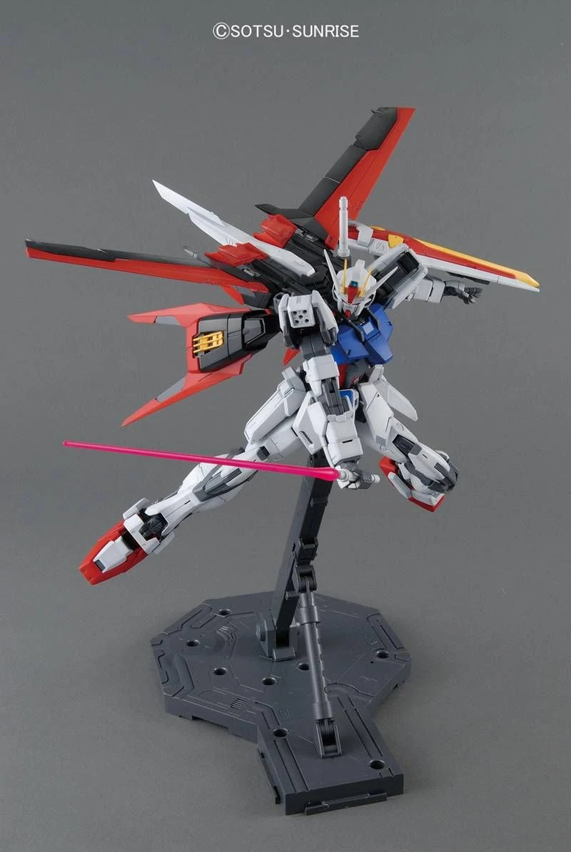 MG Aile Strike Gundam RM gundam model kit action pose 2