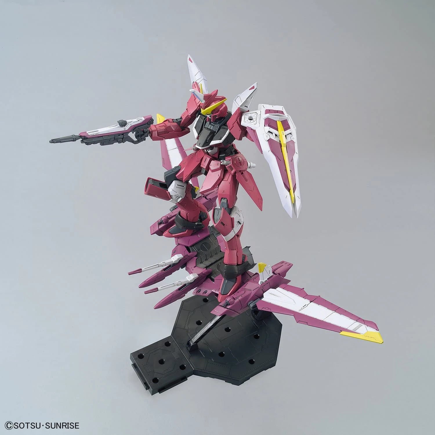 MG Justice Gundam model kit riding Fatum