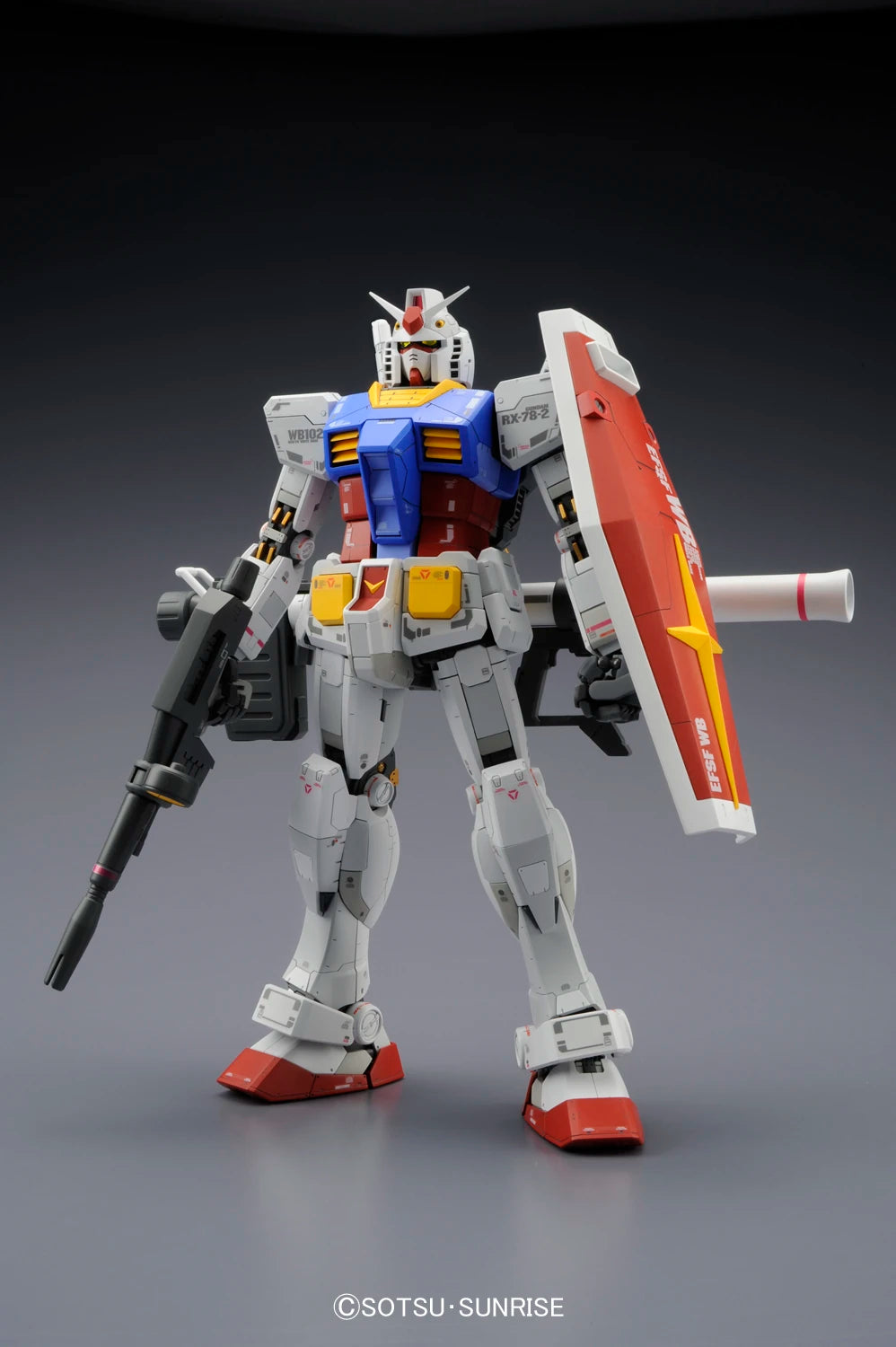 MG RX-78-2 ver. 3.0 Gundam model kit front view
