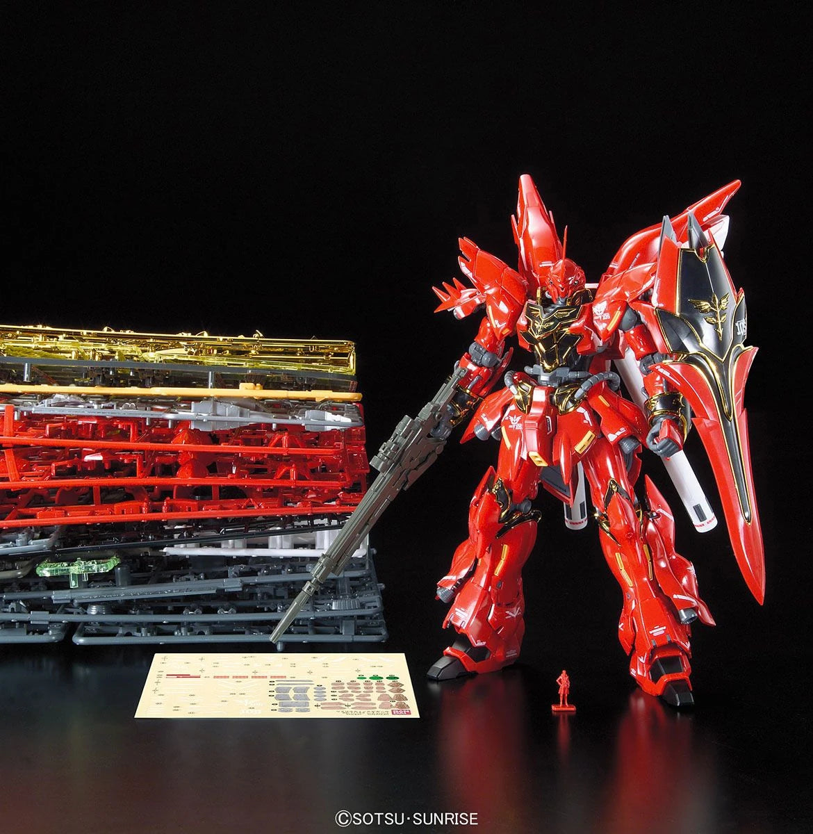 RG Sinanju Gundam model kit side by side with runners