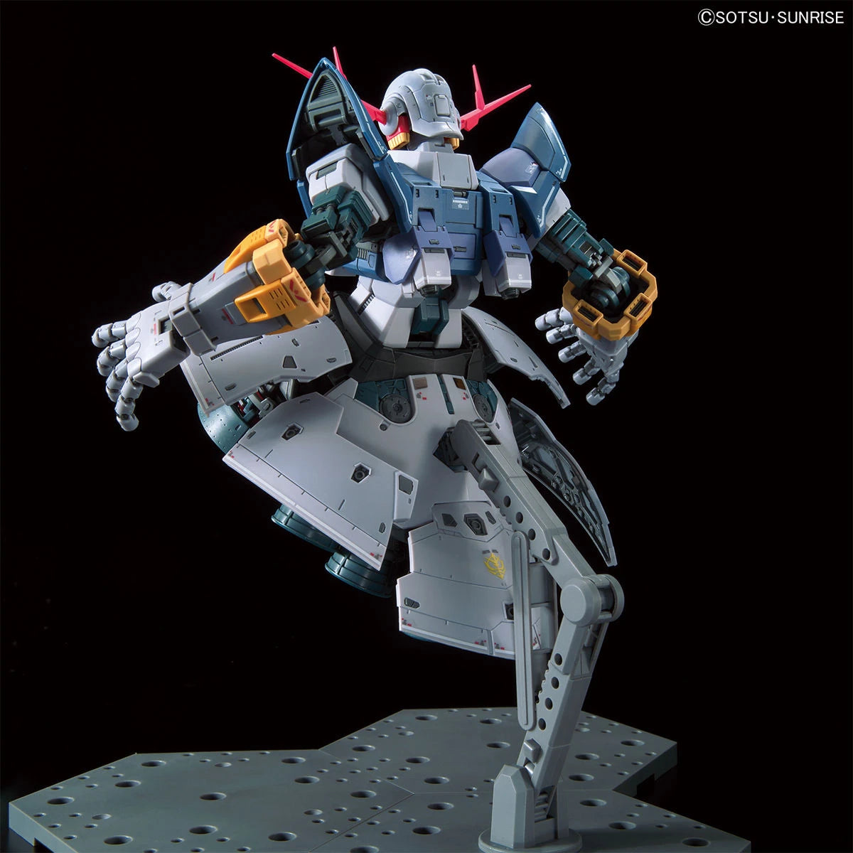 RG Zeong Gundam model kit back view alternate angle