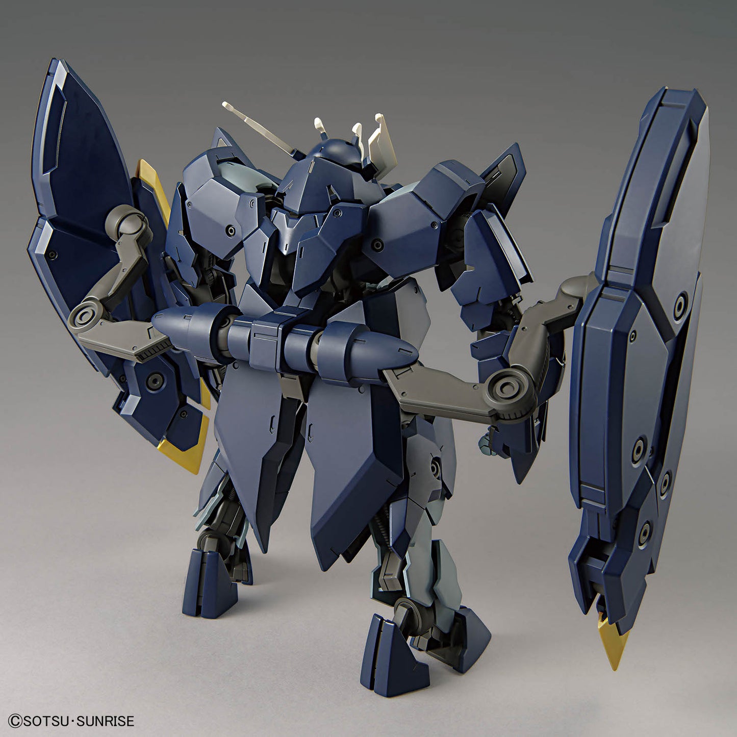HG Gundam Zagan assembled model kit rear view