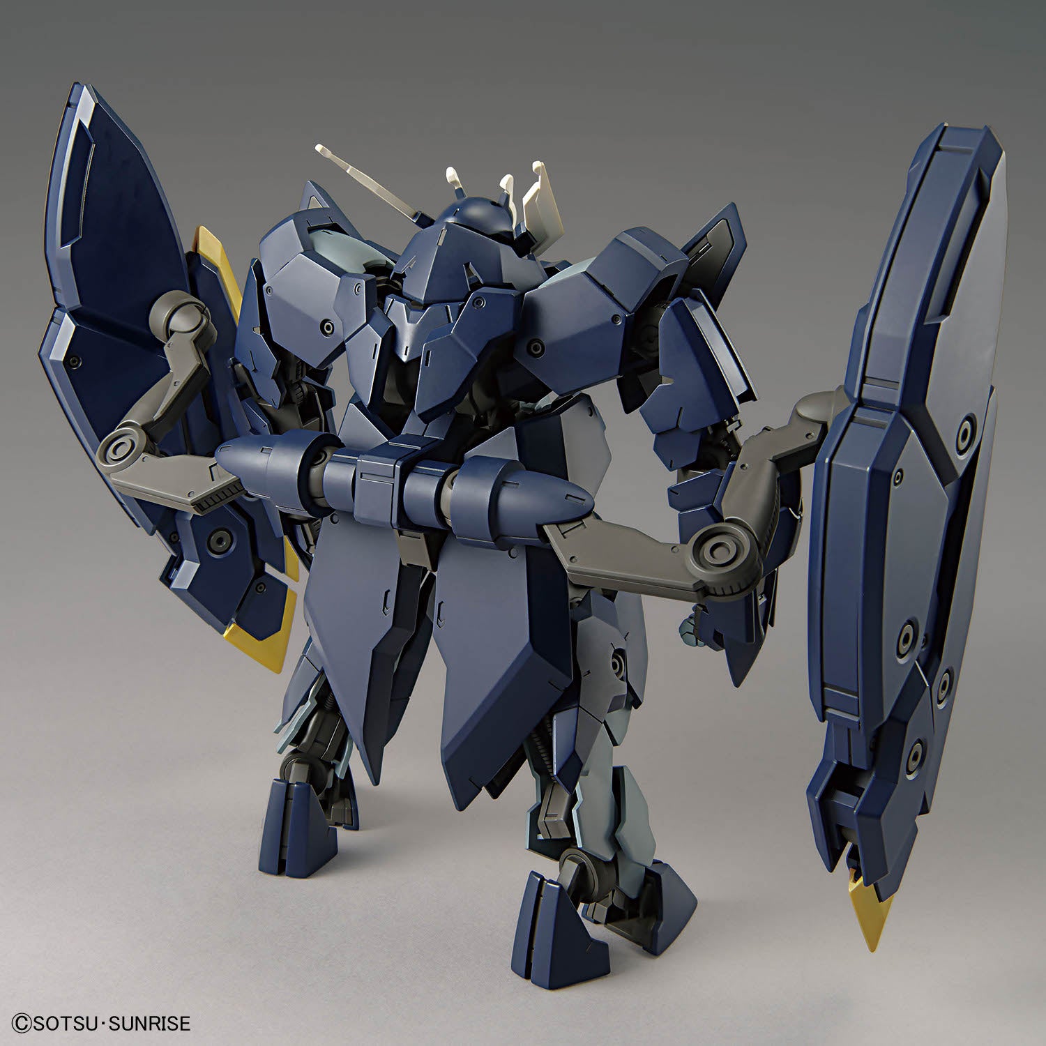 HG Gundam Zagan assembled model kit rear view
